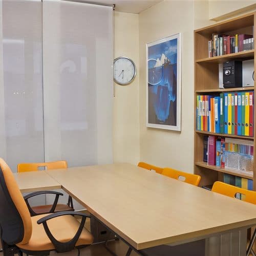 Sala de estudio de Academia R2 en Santiago de Compostela